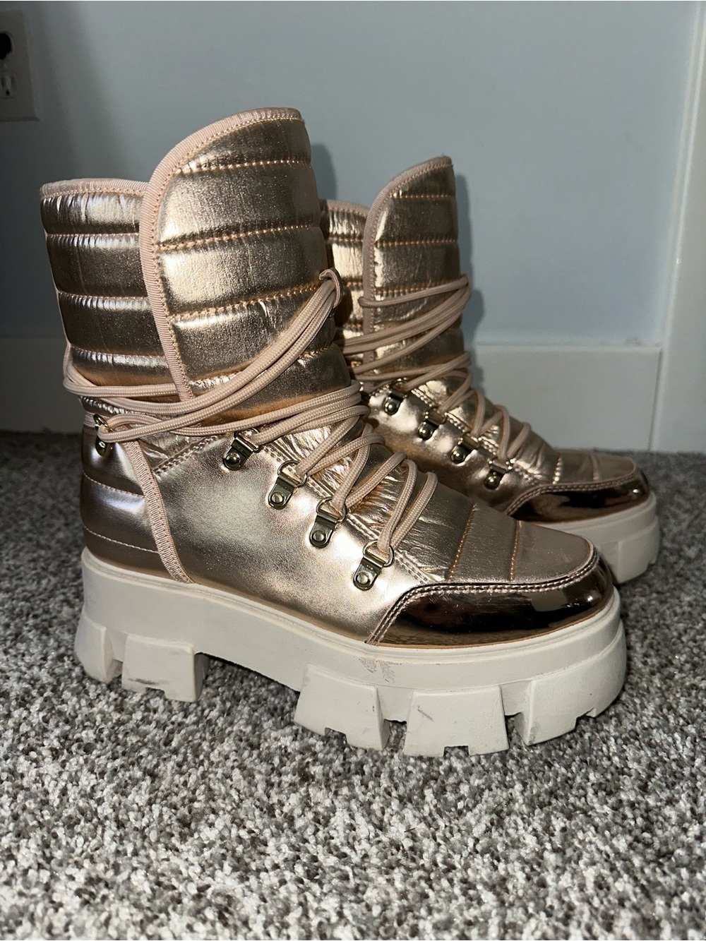 ALDO Alta Snow Boots Gold 8